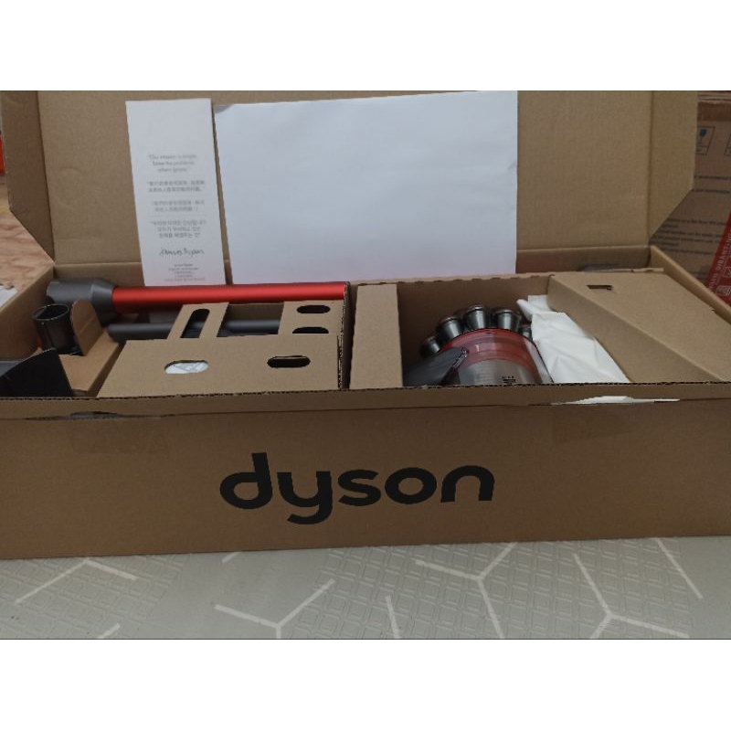 Jual [BNIB] Dyson V8 Slim Fluffy Cordless Vacuum Cleaner (Nickel/Red ...