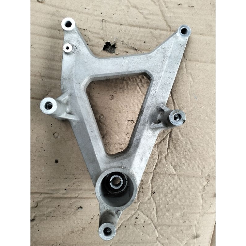 Jual Swing Arm Dudukan Knalpot Honda Vario New Cbs K S Original