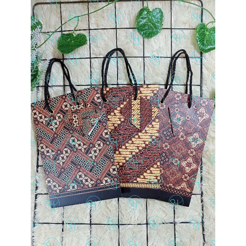 Jual PAPERBAG BATIK MINI MERK KIKY PACK (10PCS) MOTIF CAMPUR DARI ...