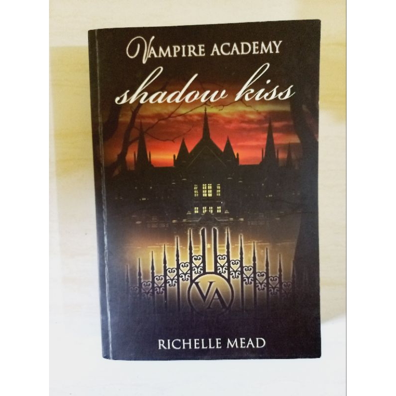 Jual NOVEL VAMPIRE ACADEMY SHADOW KISS - RICHELLE MEAD | Shopee Indonesia