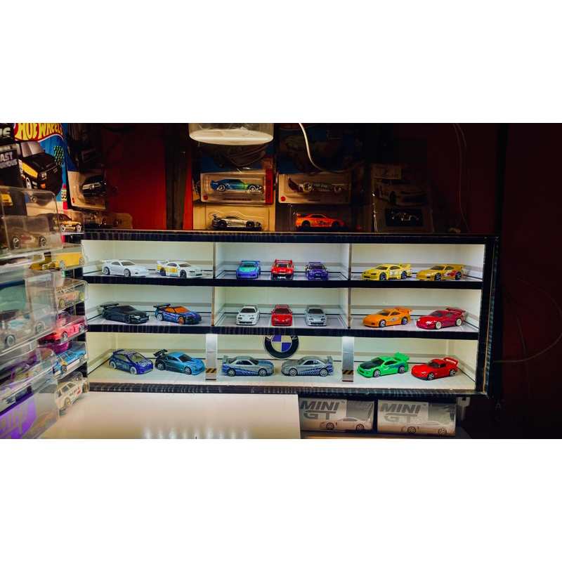 Jual Rak Diorama Parkiran DieCast Skala 1:64 bisa muat kurang lebih 24 ...