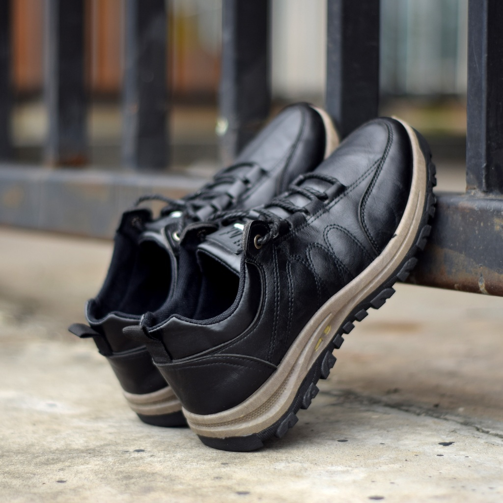 Jual Sepatu Hiking Pria Olahraga Outdoor Sepatu Gunung Adventure Anti ...