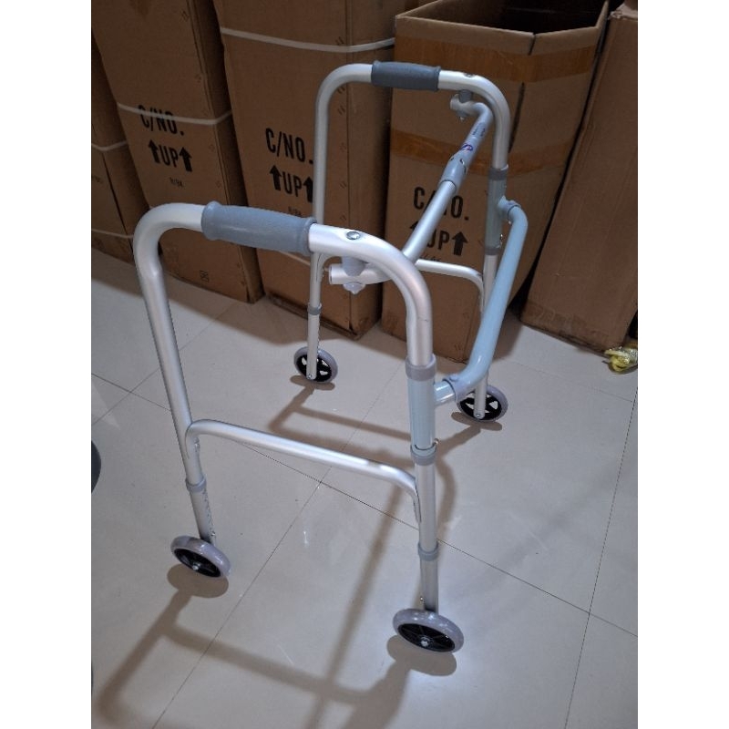 Jual walker jalan manula struk pake roda | Shopee Indonesia