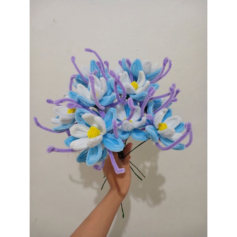Jual Glaze Lily , Bunga Pipe cleaner / kawat bulu | Shopee Indonesia