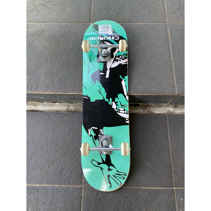 Jual Skateboard Full set tinggal pakai. Lecet bekas pemakaian | Shopee ...
