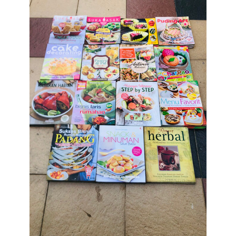 daftar resep masakan rumahan di rak buku masak