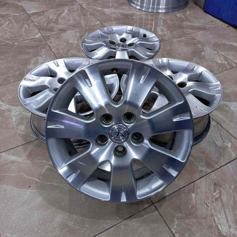 Jual Velg Mobil Bekas Oem ALPHARD R16 Untuk Innova ertiga Luxio New ...