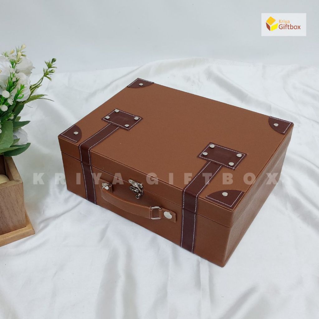 Jual Box Hampers Koper Vintage Multifungsi Untuk Hadiah Perayaan Imlek ...