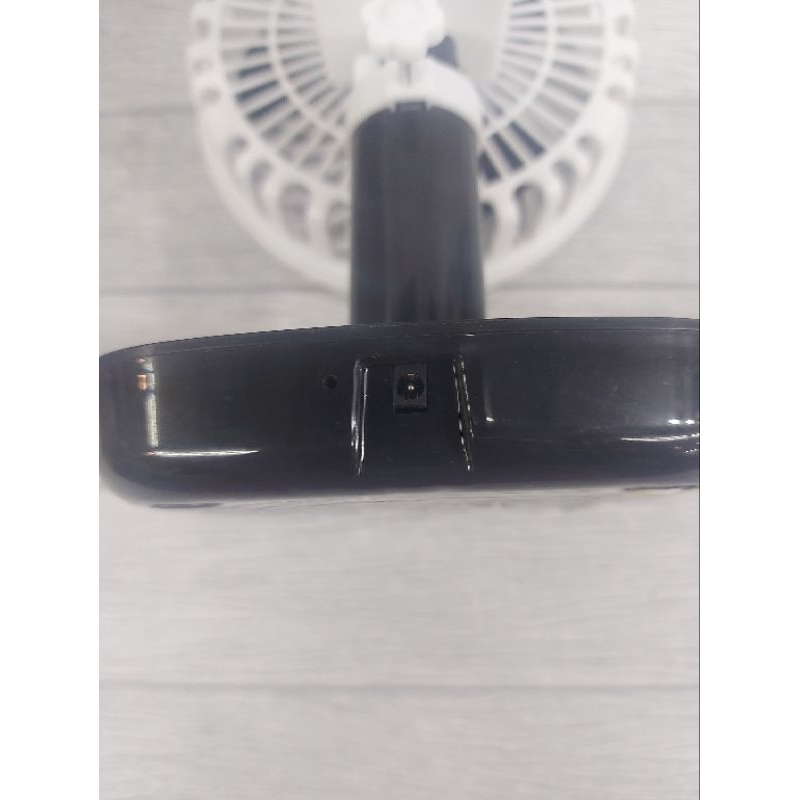 Jual Kipas Angin 6 Inch Portable Meja Bisa Berputar Cas Emergency Desk ...