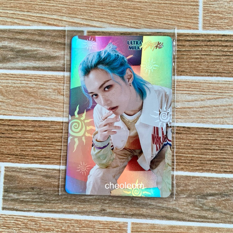 送料無料 日本 2 Round Photocard Milk Ultra x Kids Stray Jual - Hyunjin PC アイドルグッズ