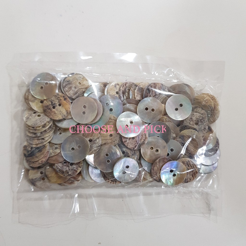 Jual Kancing Kerang Lubang 2 Putih 13mm 20L / Kancing Kerang Ukuran 20L ...
