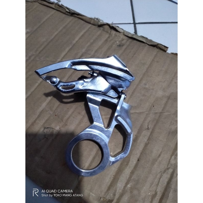Dérailleur VTT avant triple Shimano Alivio FD-MC 18 collier 31.8