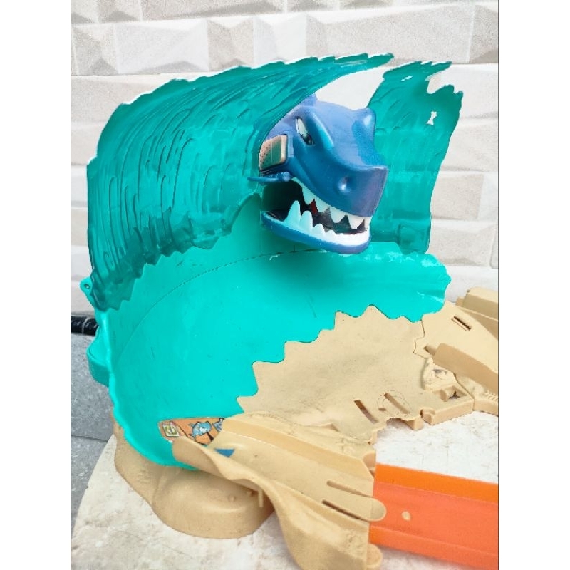 Jual Hotwheels trek loop Shark Edition | Shopee Indonesia