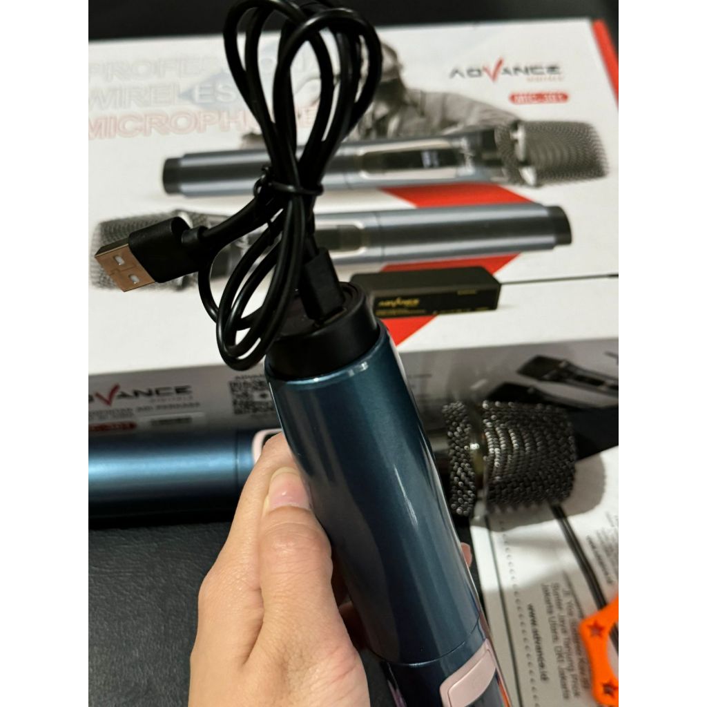 Jual MIC WIRELESS DOUBLE ISI 2 MIC PROFESSIONAL KARAOKE MIC 201 301 401 ...