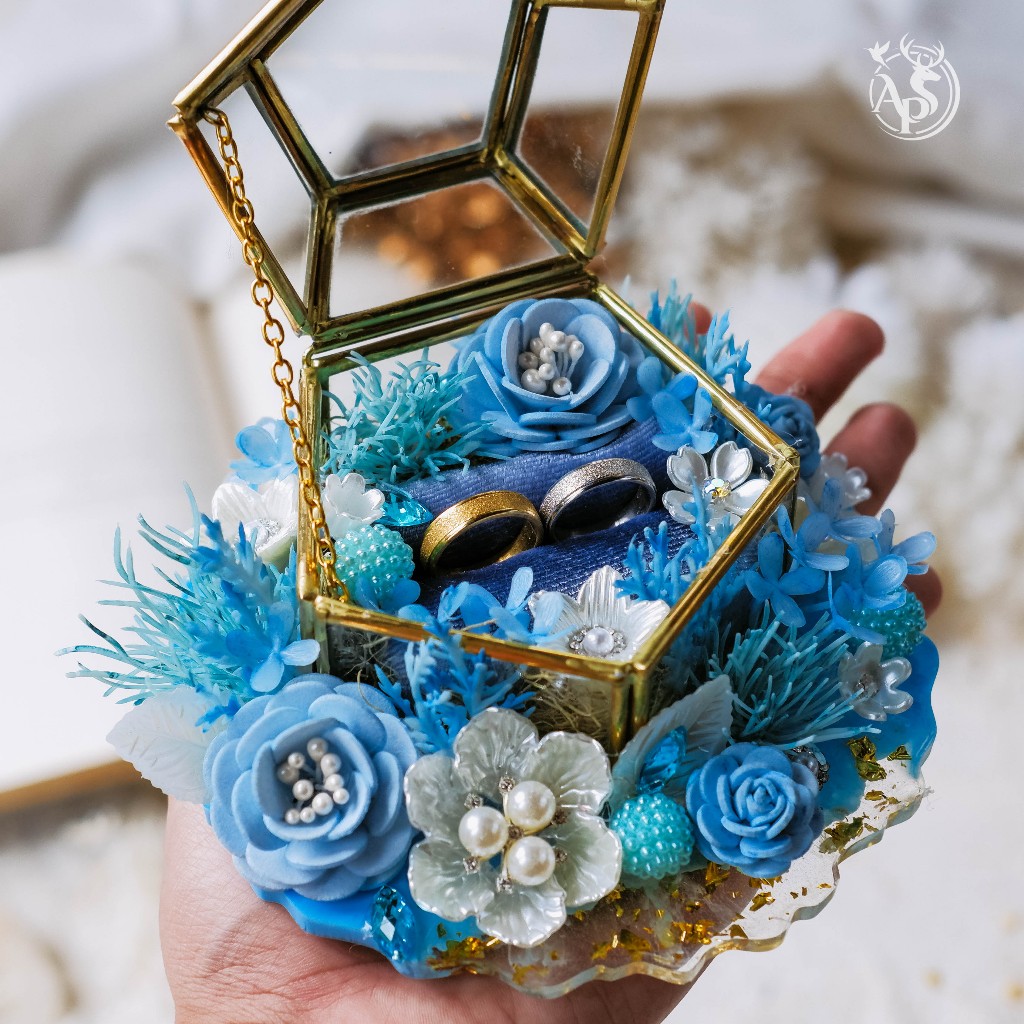 Ring Box Pernikahan Crystal Resin