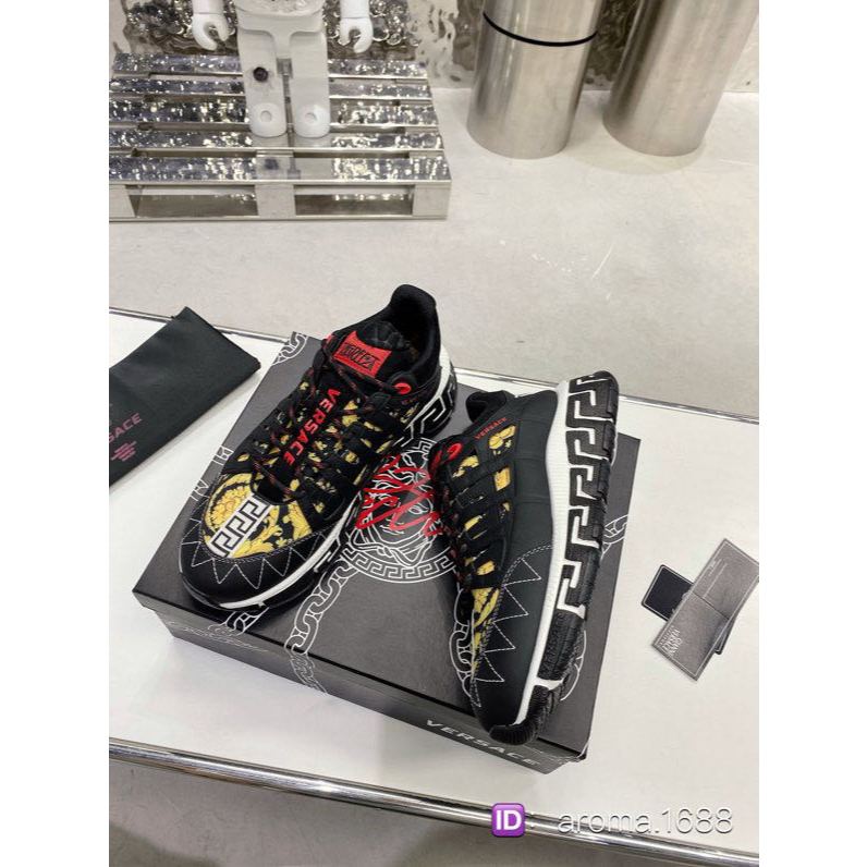 Jual Versace s latest fashion show casual dad shoes men s and women s sizes couple s styles color blocked handmade painted casual shoes Shopee Indonesia