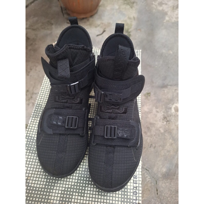 Jual Nike Shoes Lebron Soldier VIII Size 4.5 Shopee Indonesia