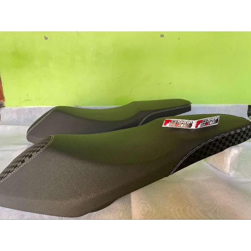 Jual custom jok latex jahitan depan belakang kombinasi catur all vario ...