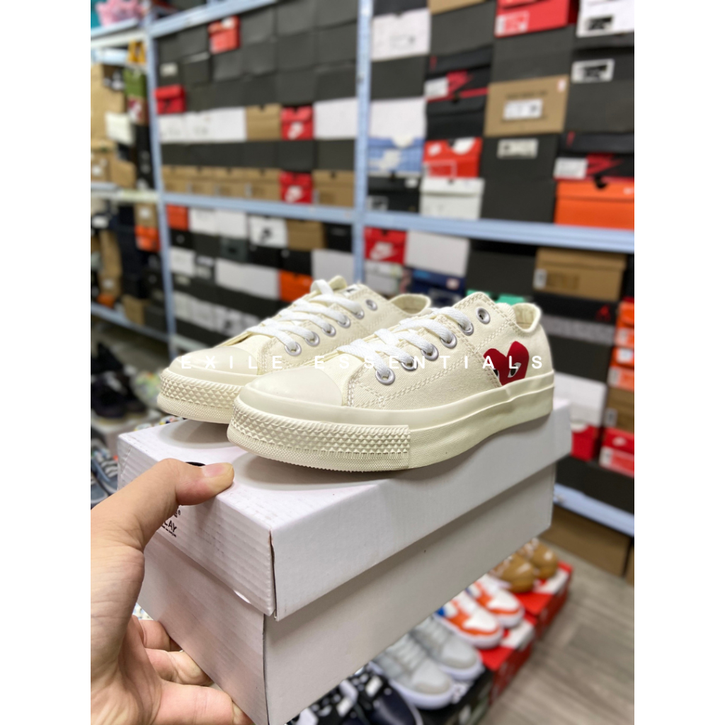 Jual READY STOCK SIZE 39 Comme des Garcons CDG PLAY x Converse Chuck Taylor All Star 70 Ox Low Heart Is Shy White Milk Cream Shopee Indonesia