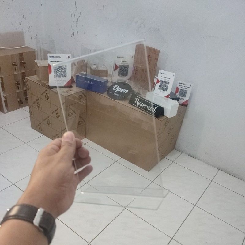 Jual akrilik display menu / tempat brosur ukuran A5 | Shopee Indonesia