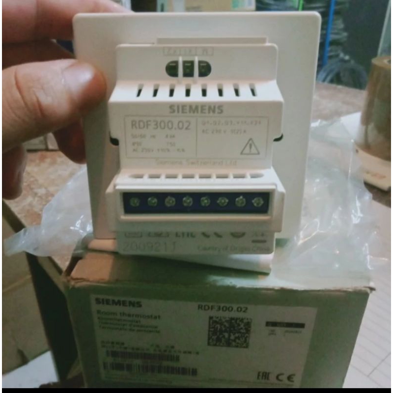 Jual SIEMENS ROOM THERMOSTAT RDF300.02 ORIGINAL ASLI | Shopee Indonesia