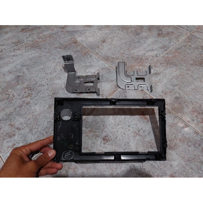 Jual kupingan, bracket head unit, frame head unit brio ori. | Shopee ...