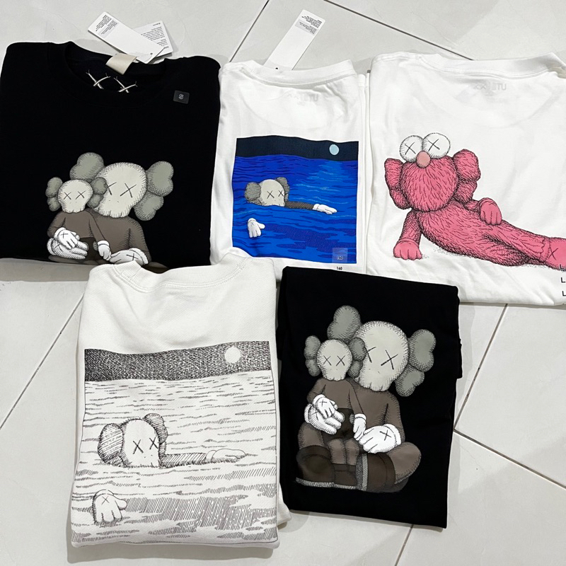T-shirt Kaws X Uniqlo Rayé Taille XXXL - Édition Rare épuisée