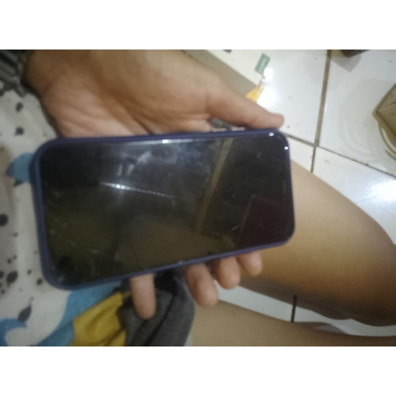 jual-iphone-xr-128gb-lock-shopee-indonesia