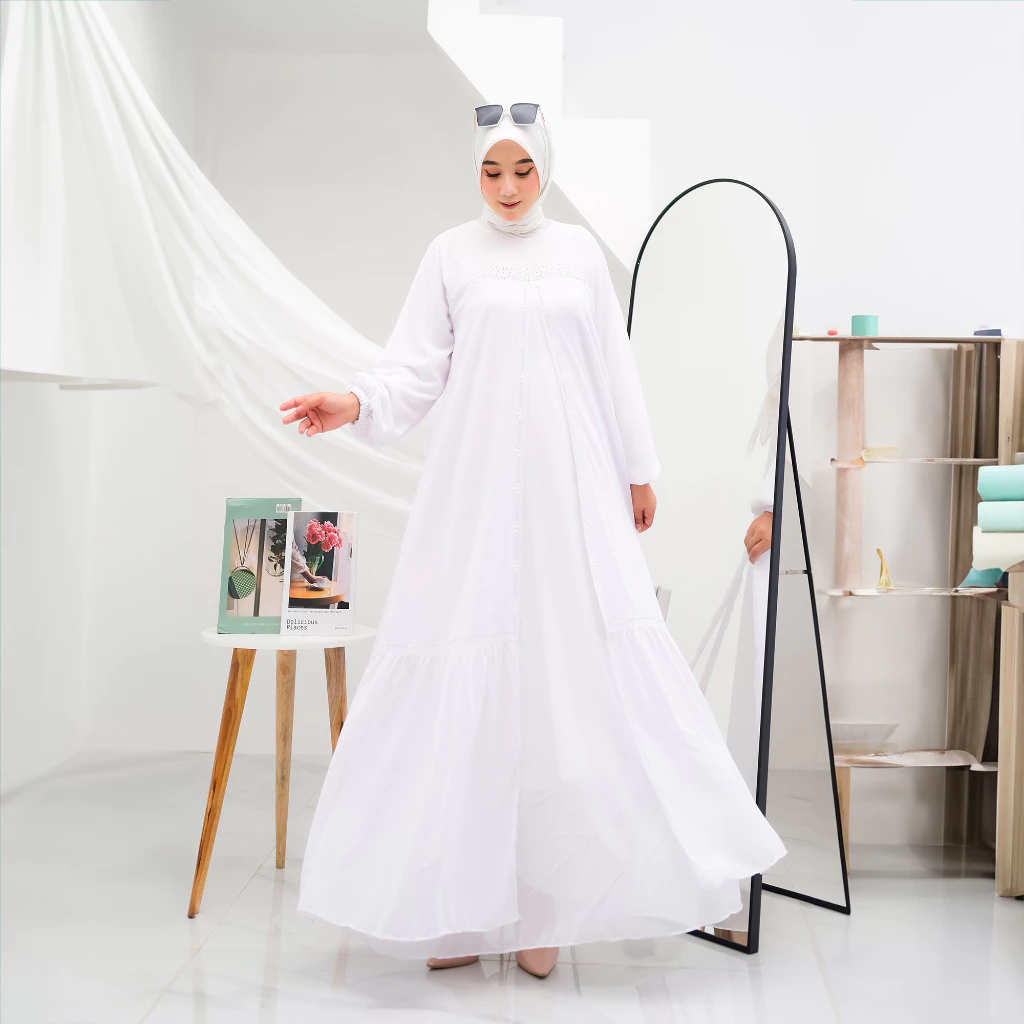 Tampilan keseluruhan gamis kondangan elegan wanita muslimah