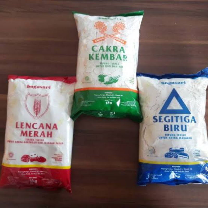 Jual TEPUNG TERIGU SEGITIGA/CAKRA/LENCANA MERAH 1KG | Shopee Indonesia
