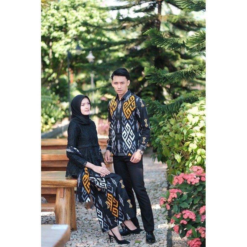 Jual Ready Terbaru Batik Couple Kebaya Tunangan Aghnia Naomi Brokat