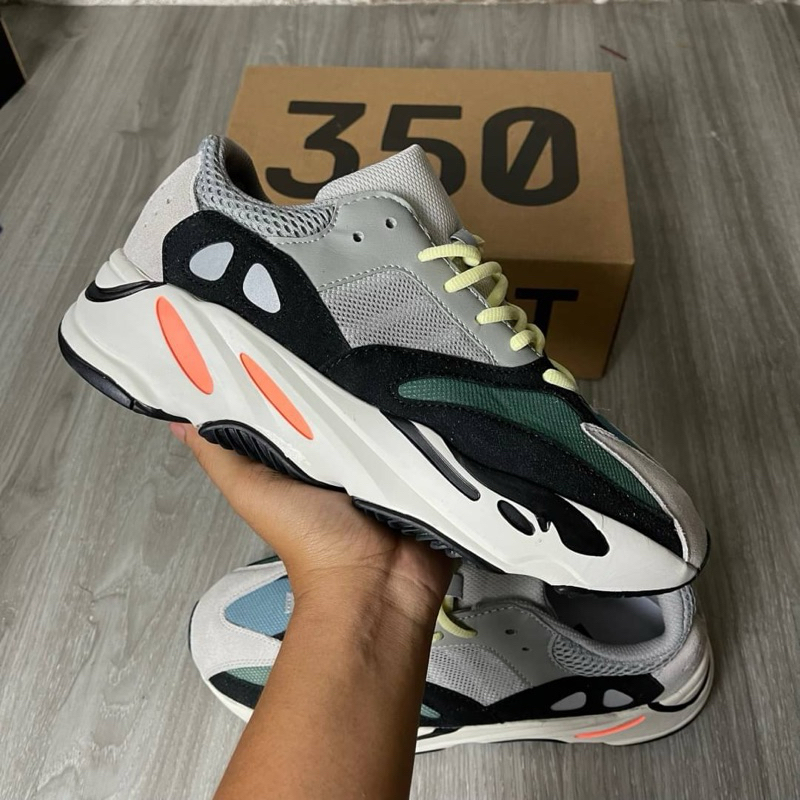 Jual yeezy 700 on sale