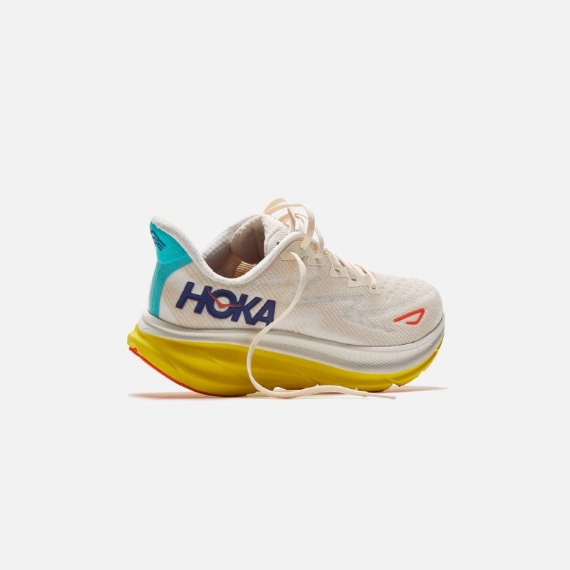 Jual HOKA ONE ONE CLIFTON 9 ROAD RUNNING SHOES EGGNOG / PASSION FRUIT Shopee Indonesia