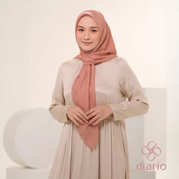 Diario Kerudung Segi Empat Ultrafine Plain Scarf Voal Red Series