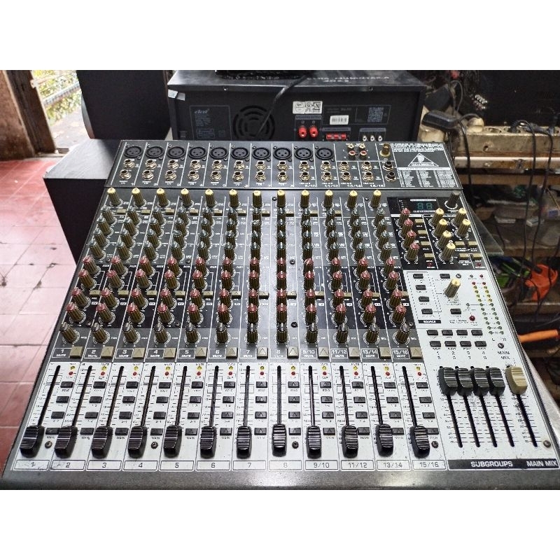 BEHRINGER XENYX 2442FX アナログミキサー Behringer XENYX 2442FX Mixer with Effects | zZounds
