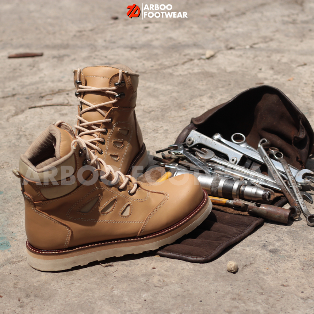 Jual Sepatu Safety Boots Pria Riding Vintage Cream Kulit Asli | Shopee ...