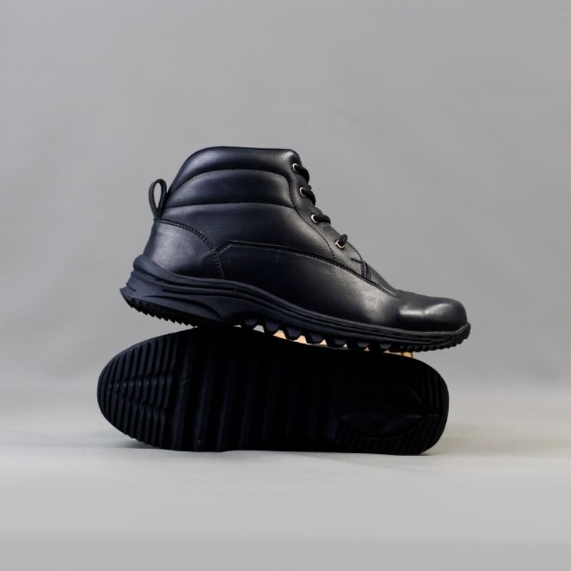 Jual Sultan Footwear x Emely Sepatu Safety Shoes boots Sporty Black ...