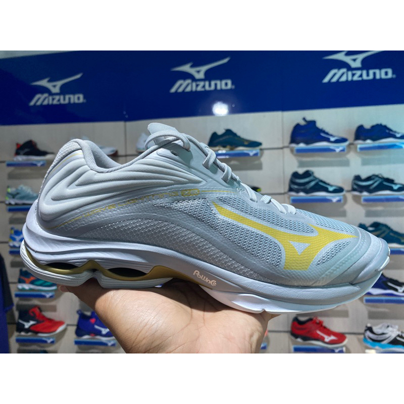 Sepatu mizuno wave lightning z clearance low