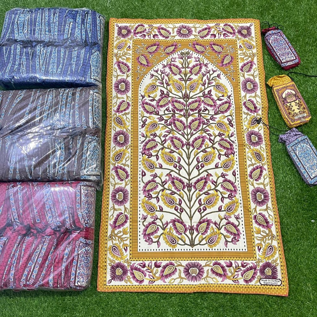 Jual OBRAL Sajadah Traveling Pouch ukuran 70 cm x 110 cm | Shopee Indonesia