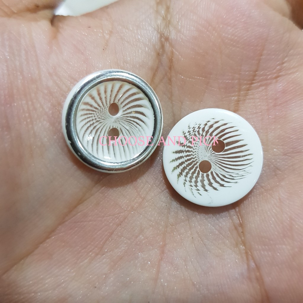 Jual Kancing Baju Motif List Silver 28L (18mm) Putih Lubang 2 Isi ...