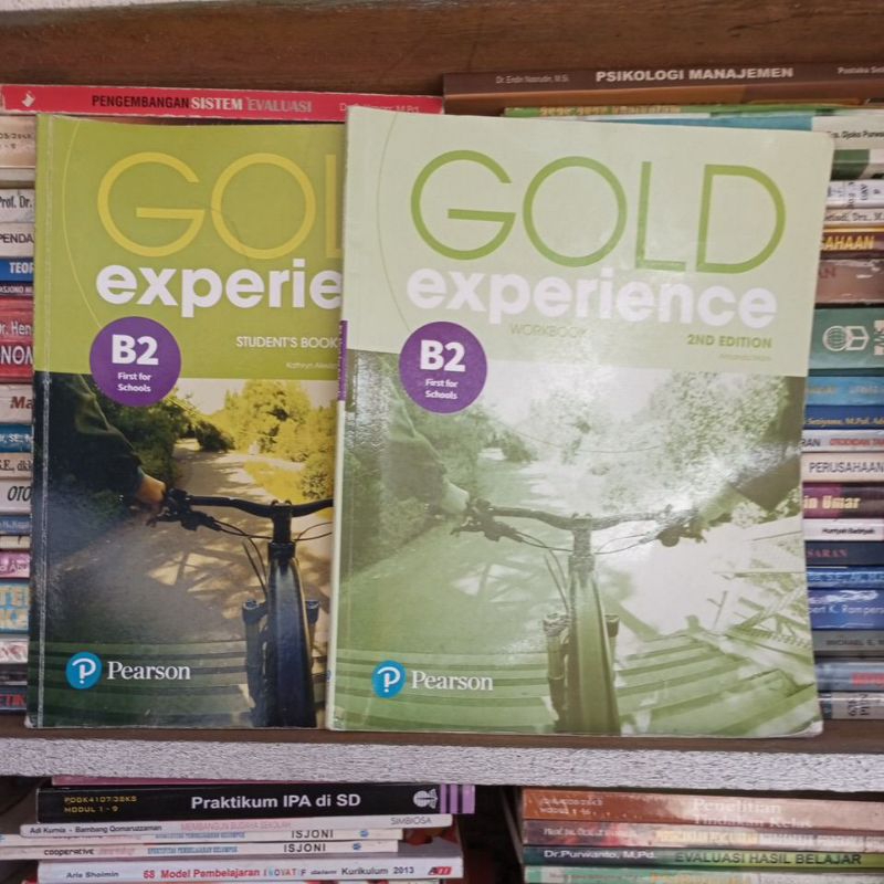 Jual Buku GOLD EXPERIENCE B2 First For School Students Book And Work ...