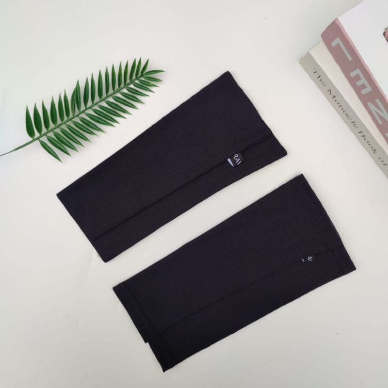 Bahira Handsock - Black main image 1