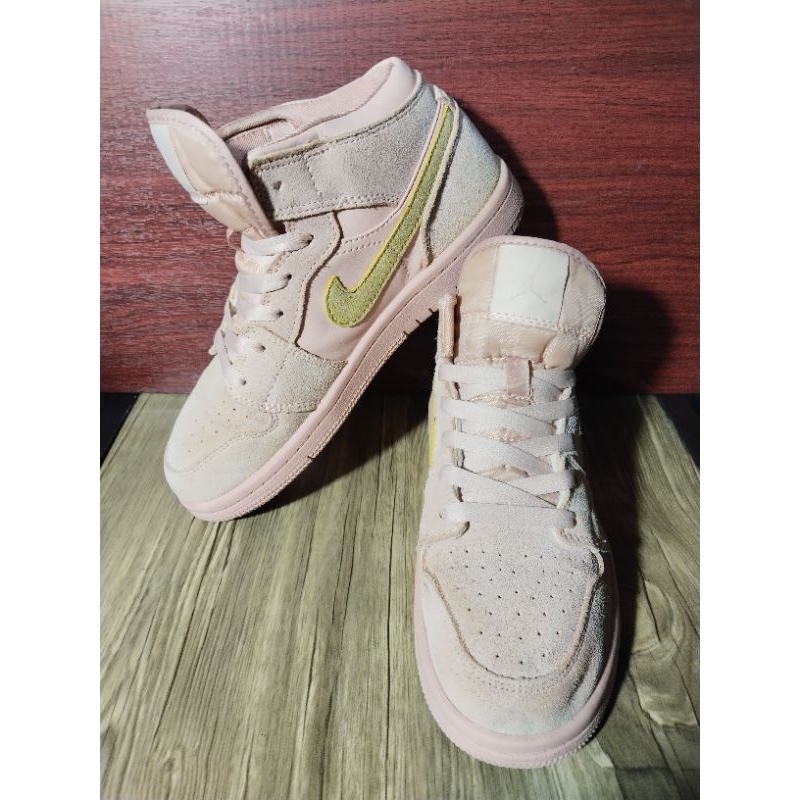 Aj1 coral gold best sale