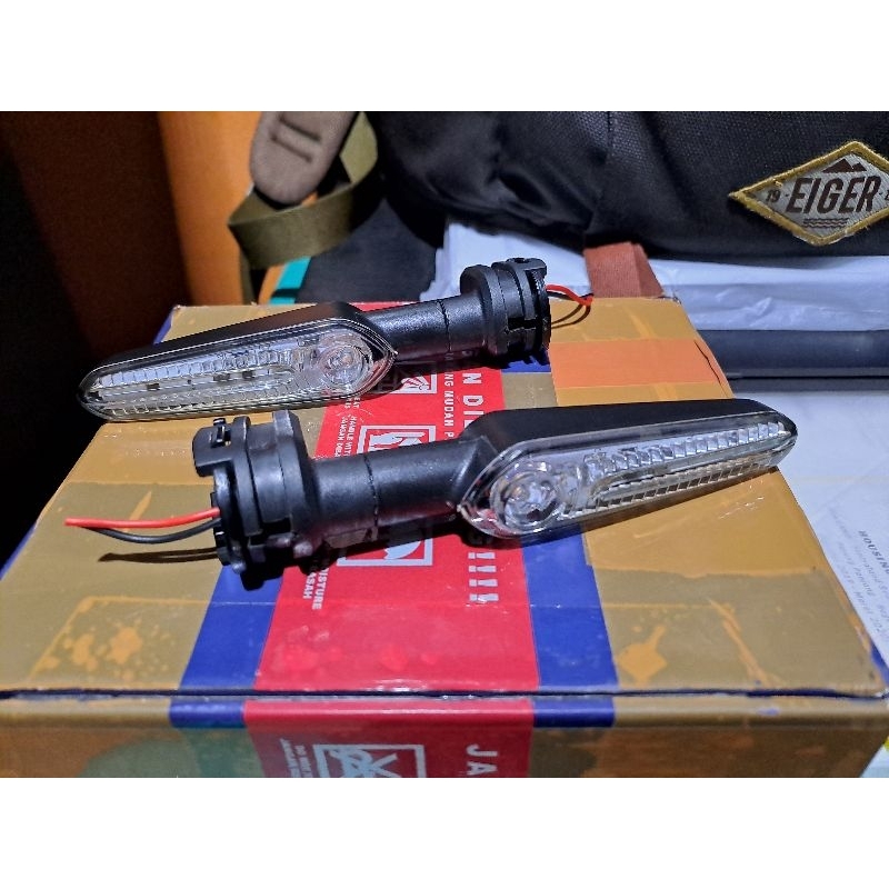 Jual Lampu Sein MT25 New - Second Pemakaian - Normal Mulus | Shopee