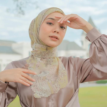 Hijab Segiempat Beauty Aqso Viney Jepang