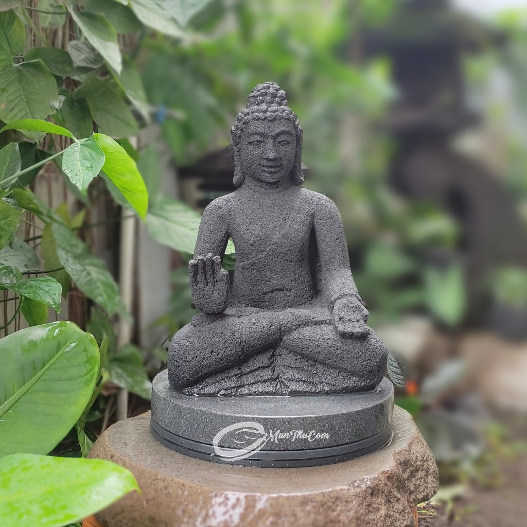 Jual Patung Budha Abhaya Mudra 30cm dari Batu Lava Gunung Merapi Pahat