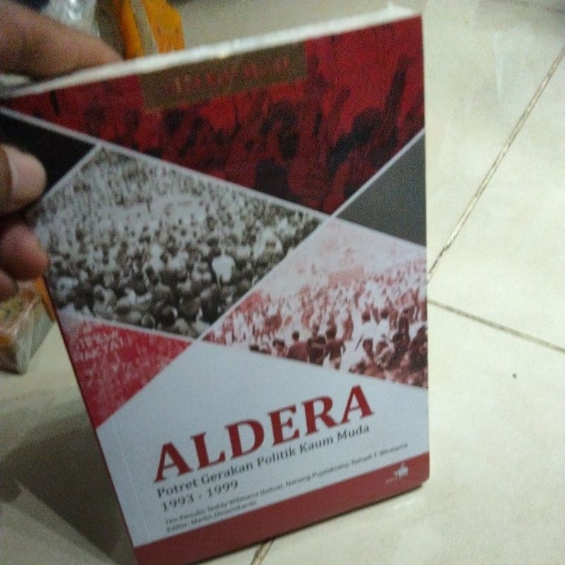 Jual Aldera Potret Gerakan Politik Kaum Muda 1993 1999 Kompas Shopee