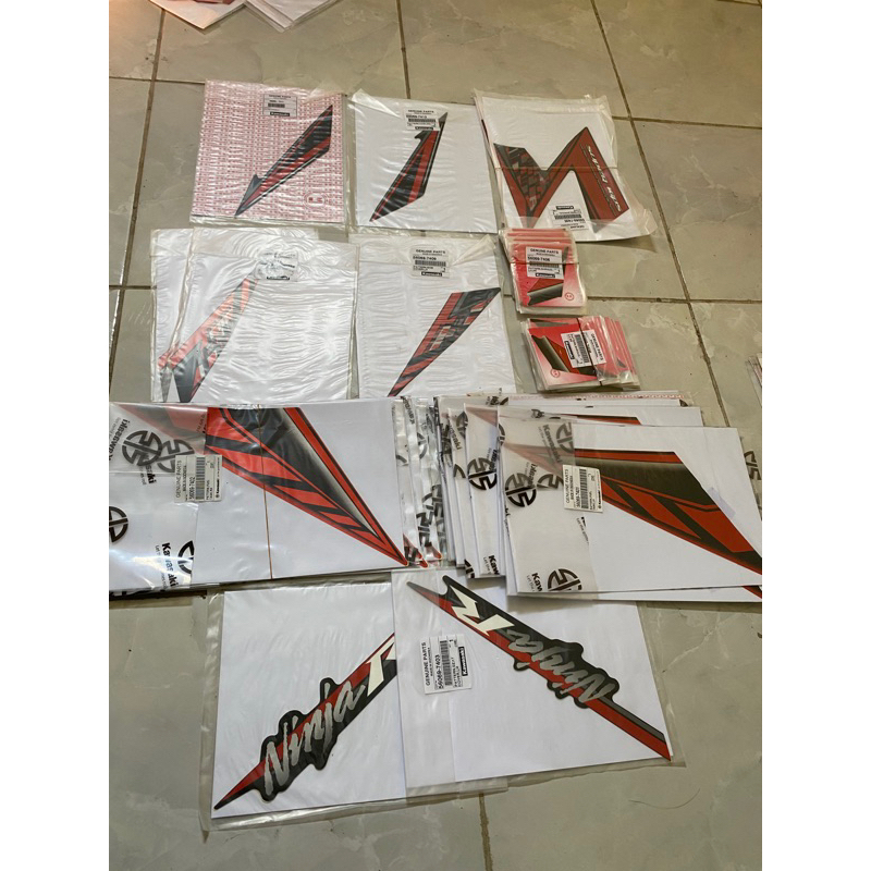 Jual striping stiker NINJA R oren / merah original KGP | Shopee Indonesia