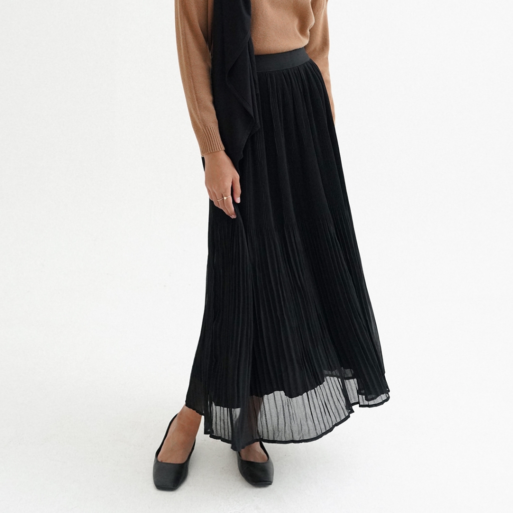 Jual Queensland Rok Panjang A Line Ruffle I31000081Q Hitam | Shopee ...