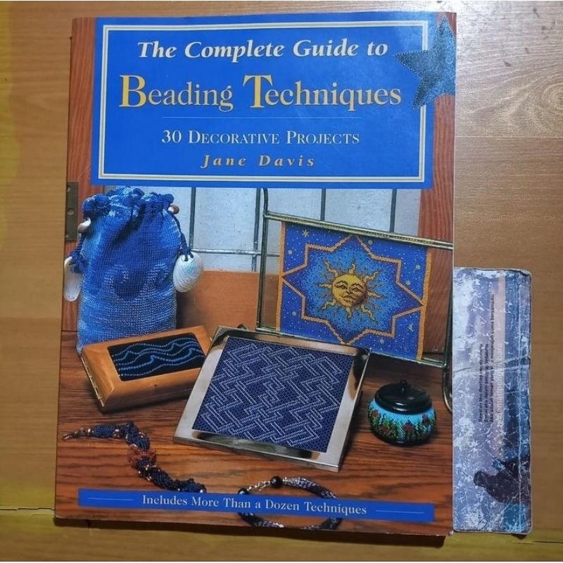 Jual Buku The Complete Guide to Beading Techniques 30 decorative ...